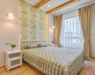 how to arrange bedroom furniture